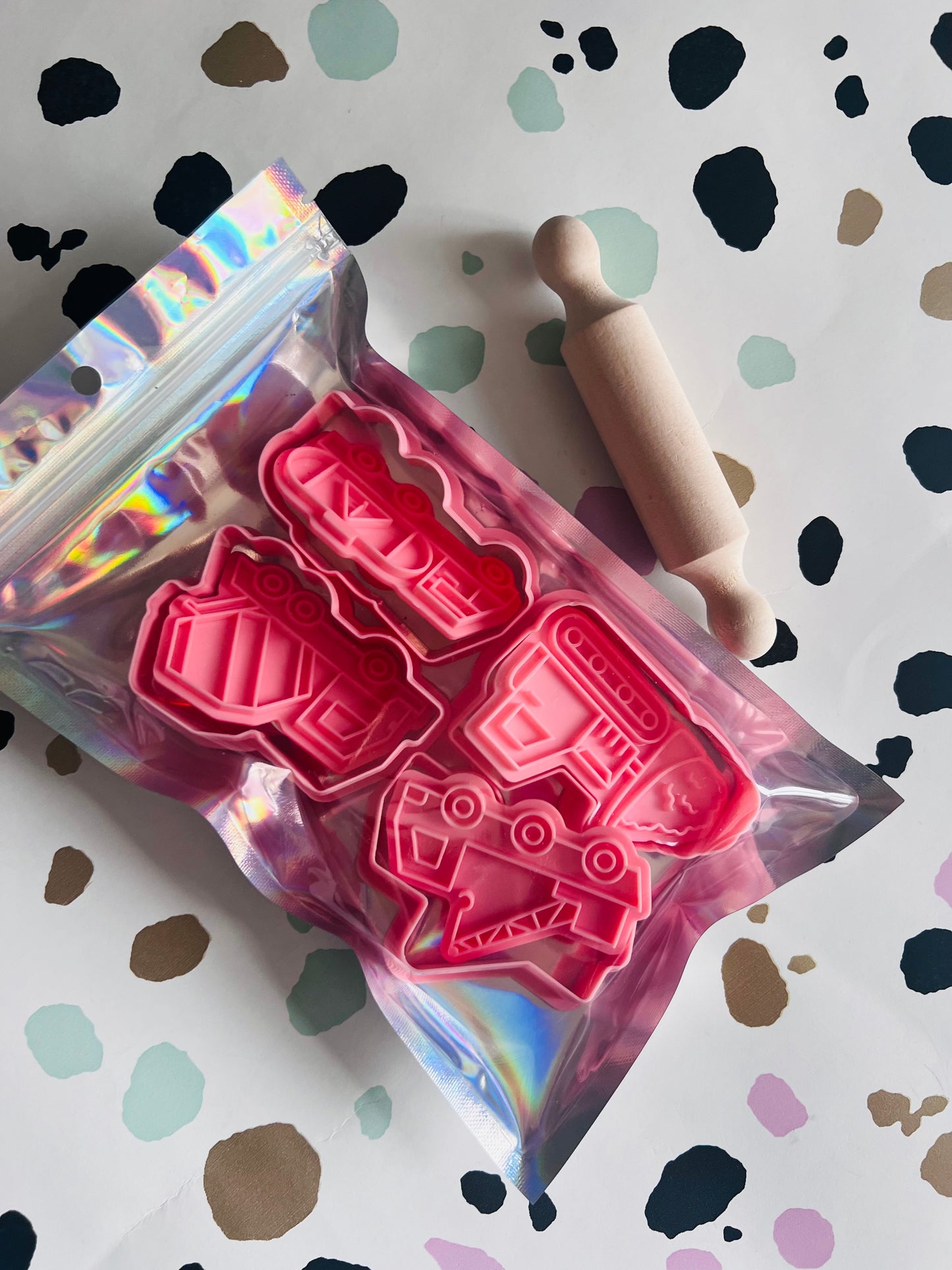 Construction modelling dough Shapes and cutters - Sensory Play - Semh - SEN - Home Education - dough Fun - Eco Friendly children’s gifts - Gift ideas for children - Party Favours - children’s Crafts