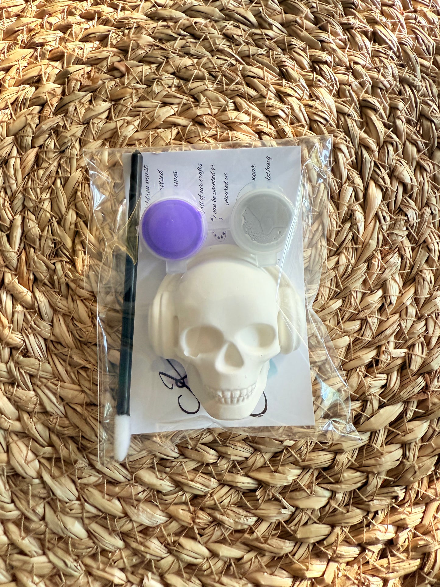 Paint your own skull Halloween themed craft box - Halloween decorations- Halloween ideas - Halloween crafts - children’s craft kits - children craft ideas - kids activities - paint your own figures - painting kit