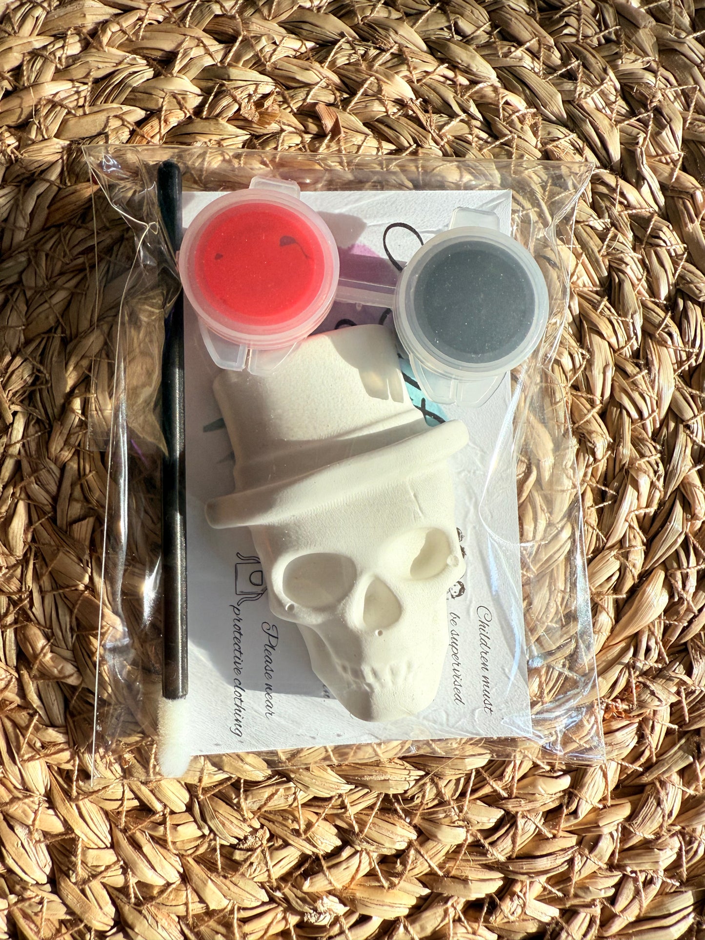 Paint your own top hat skull Halloween themed craft box - Halloween decorations- Halloween ideas - Halloween crafts - children’s craft kits - children craft ideas - kids activities - paint your own figures - painting kit