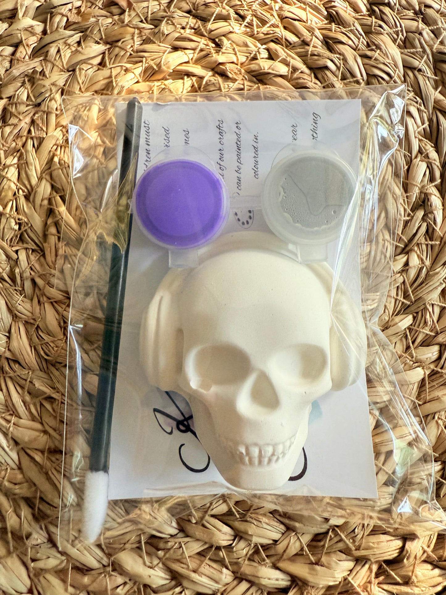 Paint your own skull Halloween themed craft box - Halloween decorations- Halloween ideas - Halloween crafts - children’s craft kits - children craft ideas - kids activities - paint your own figures - painting kit