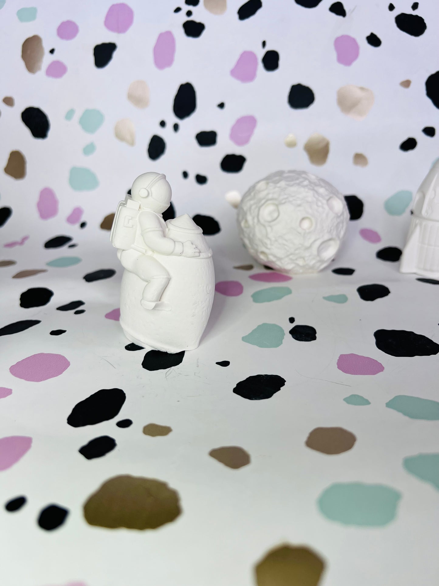Moon landing themed plaster of paris craft box - Activity set - Room decoration - Childrens Gifts - Gifts - Painting - Art kit - Craft