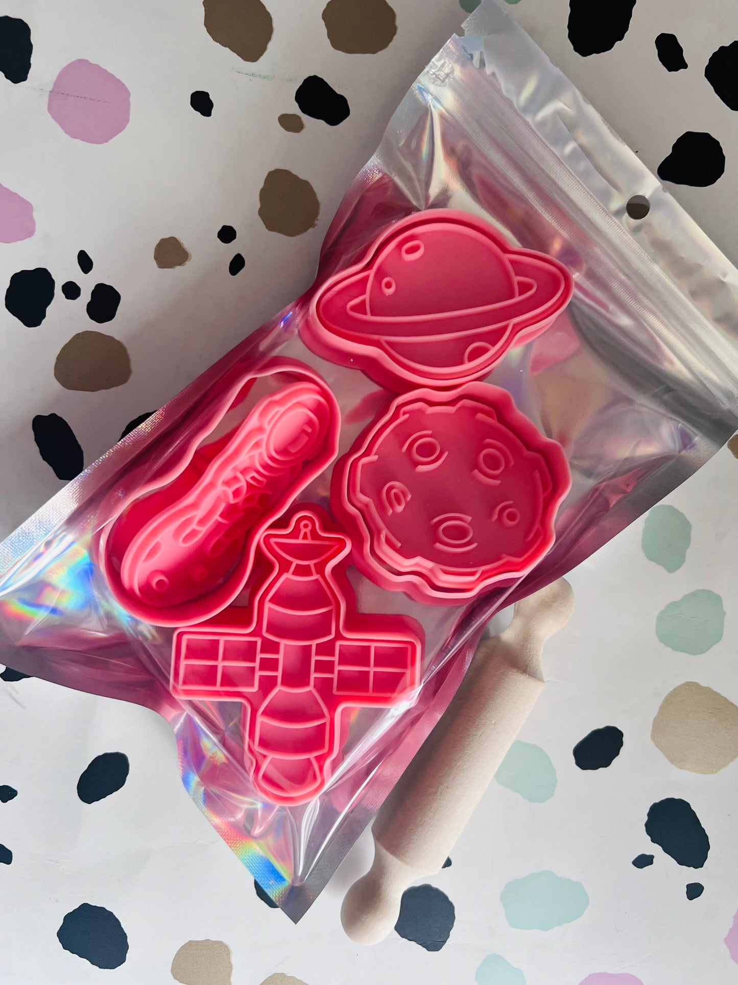 Space theme modelling dough Shapes and cutters - Sensory Play - Semh - SEN - Home Education- Dough Fun - Eco Friendly children’s gifts - Gift ideas for children - Party Favours - children’s Crafts
