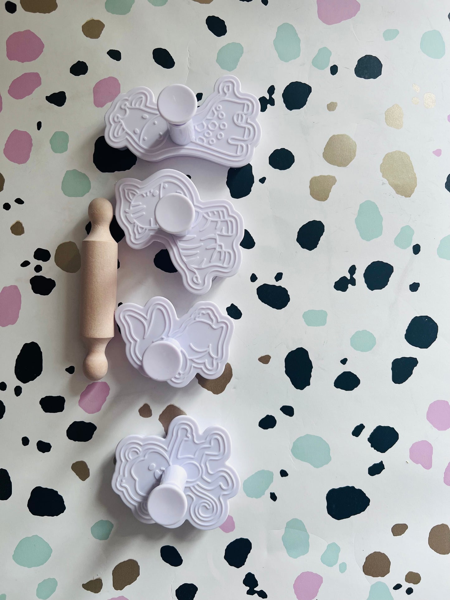 Animal modelling dough Shapes and cutters - Sensory Play - Semh - SEN - Home Education- dough Fun - Eco Friendly children’s gifts - Gift ideas for children - Party Favours - children’s Crafts