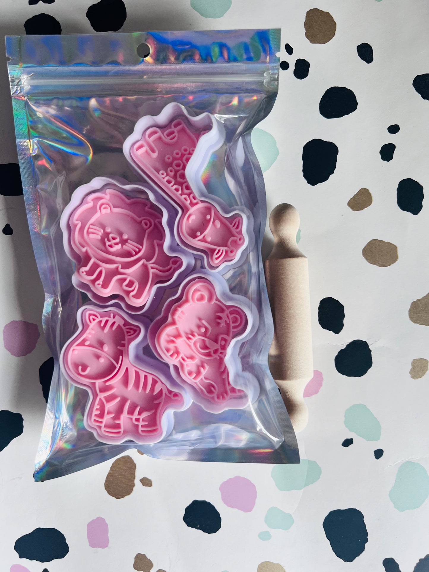 Zoo figures modelling dough Shapes and cutters - Sensory Play - Semh - SEN - Home Education- Dough Fun - Eco Friendly children’s gifts - Gift ideas for children - Party Favours - children’s Crafts