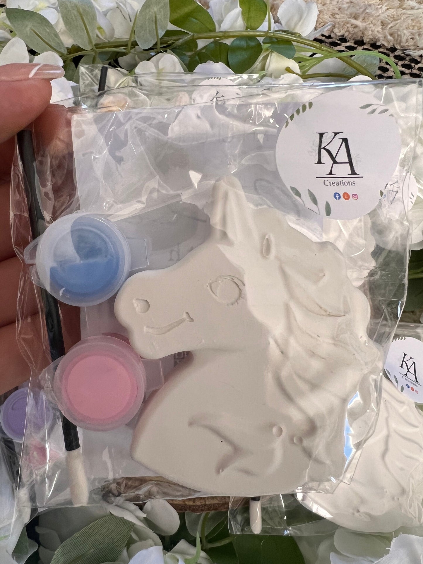 Paint your own Unicorn - Activity set - Room decoration - Childrens Gift - Gift - Paintable - Painting - Party favour - Unicorns