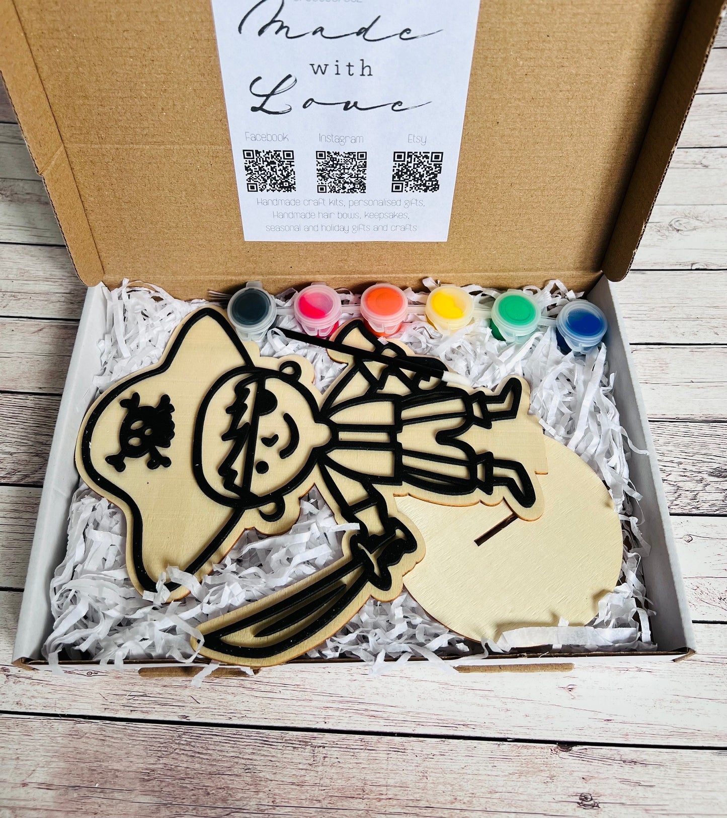 Paint your own Pirate - Activity set - Room decoration - Childrens Gifts - Paintable - Painting - Craft Kit - Toddler craft kit