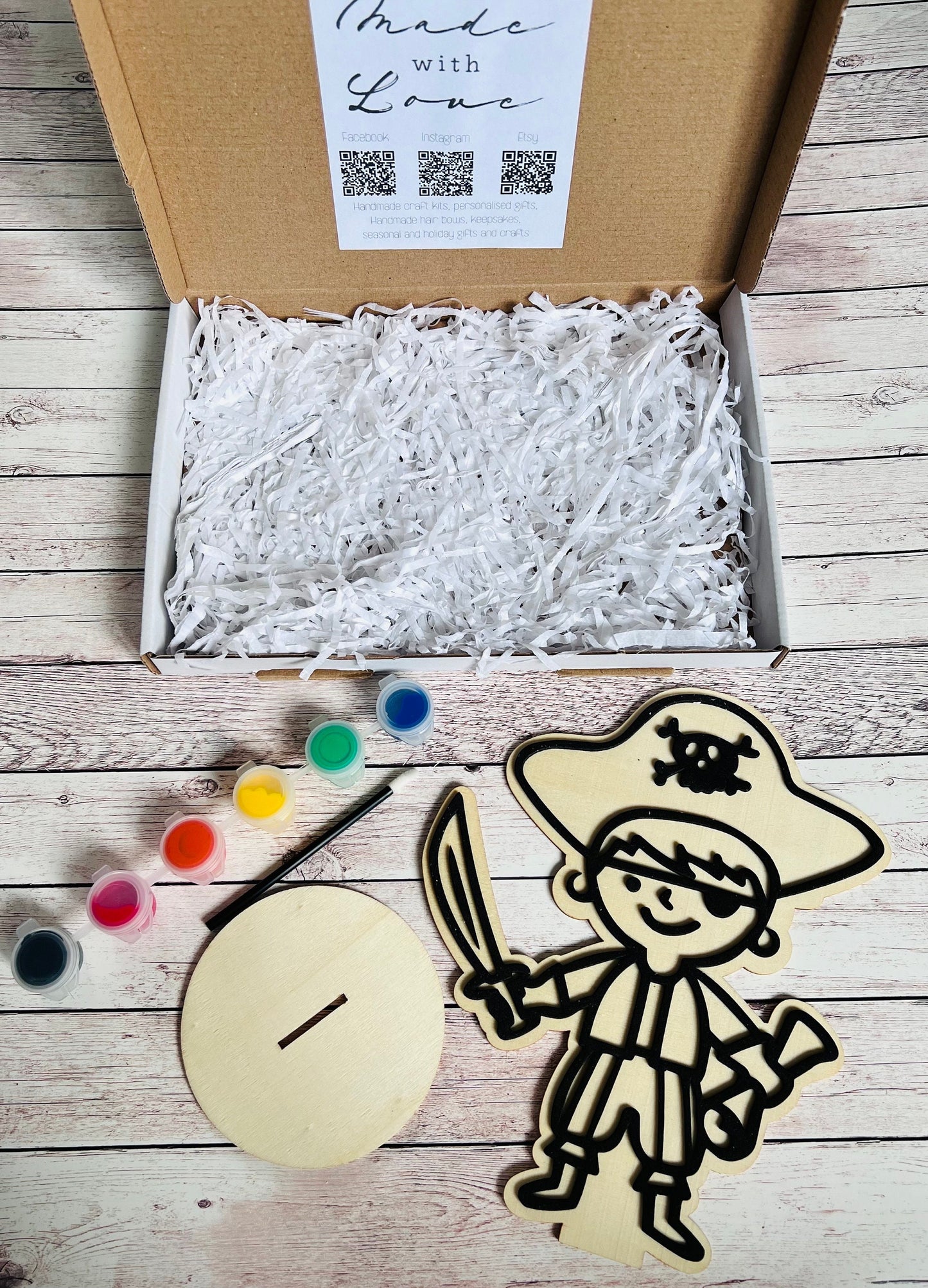 Paint your own Pirate - Activity set - Room decoration - Childrens Gifts - Paintable - Painting - Craft Kit - Toddler craft kit