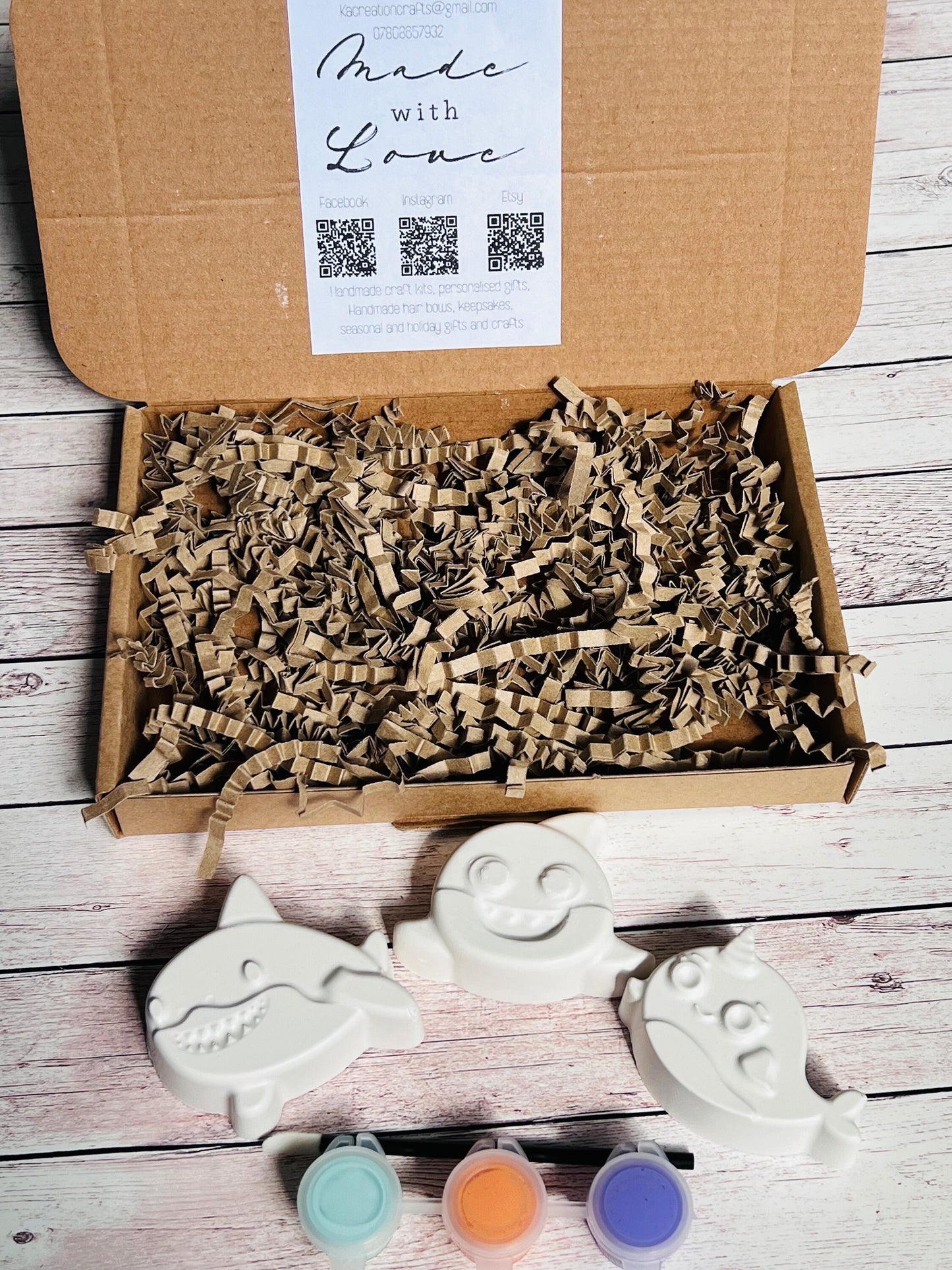 Little shark character inspired plaster of paris craft box - Activity set - Room decoration - Childrens Gifts - Gifts - Paintable - Painting