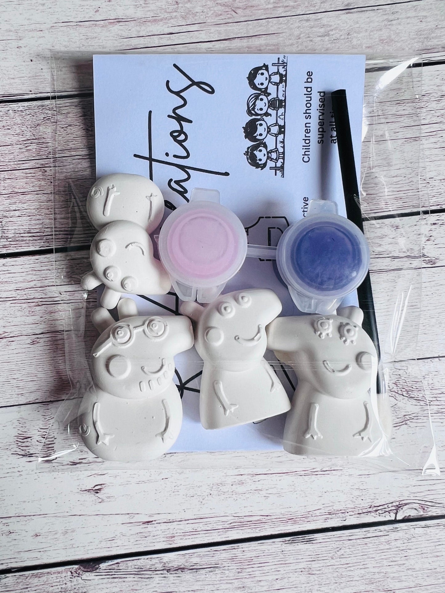 Paint your own plaster of Paris Peppa Pig - Activity set - Room decoration - Childrens Gifts - Gift - Paintable - Painting - Party favour