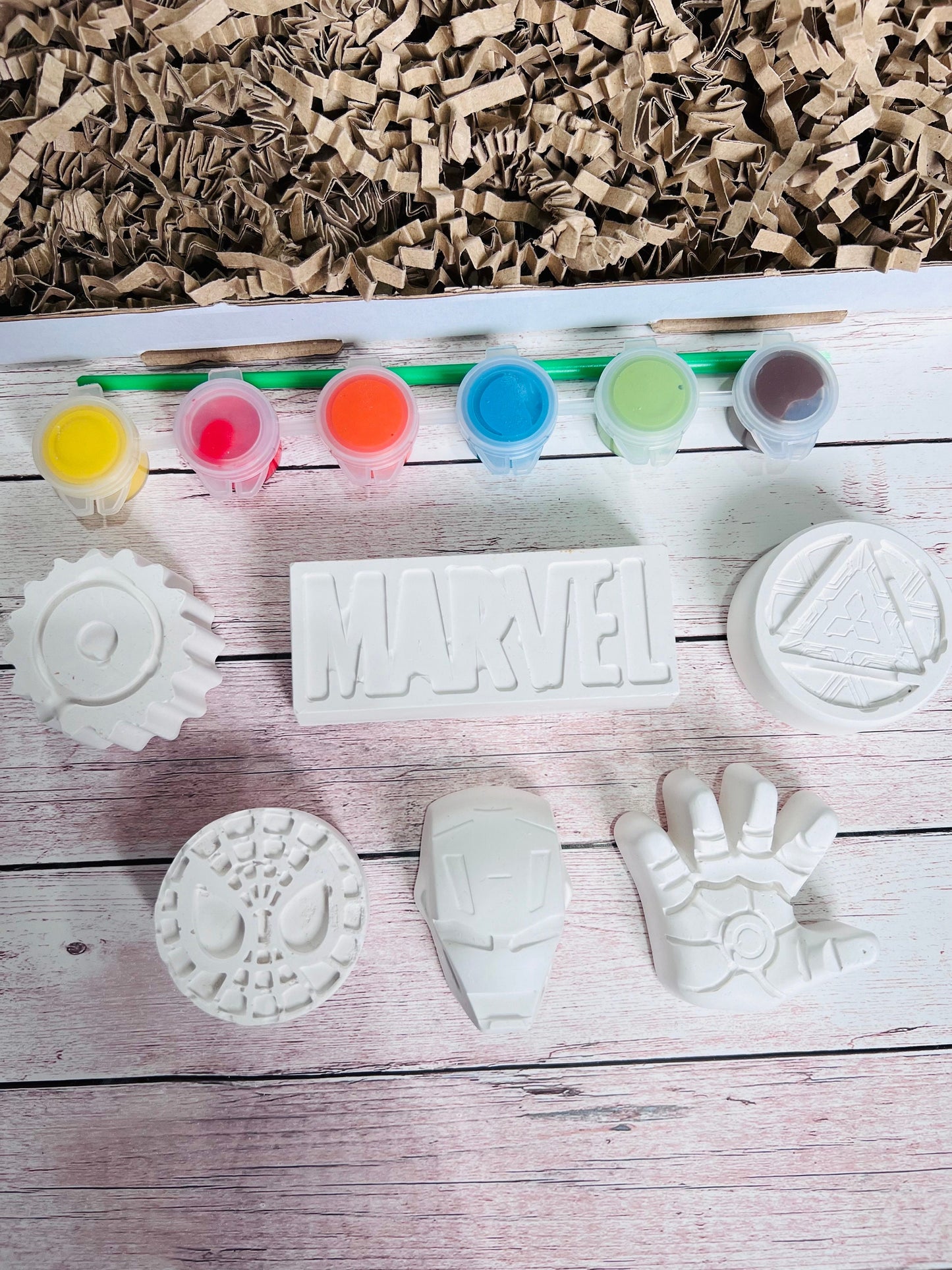 Marvel plaster of Paris craft box - Activity set - Room decoration - Childrens Gifts - Gifts - Paintable - Painting