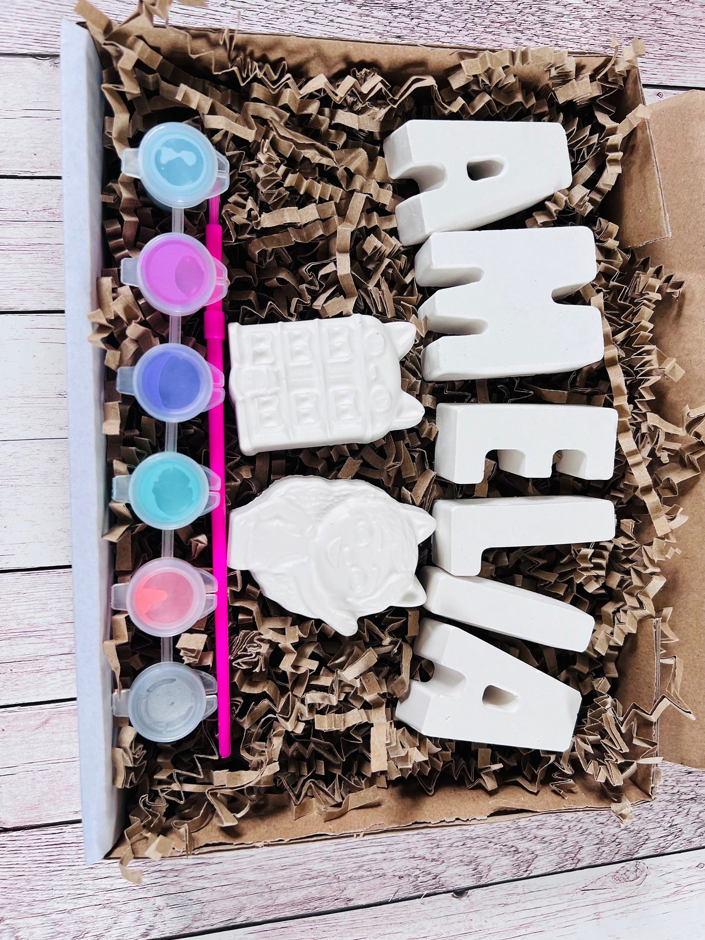 Paint your own name craft box with Gabbys dollshouse - Activity set - Childrens Gifts - Gifts - Painting - Paintable - Personalised