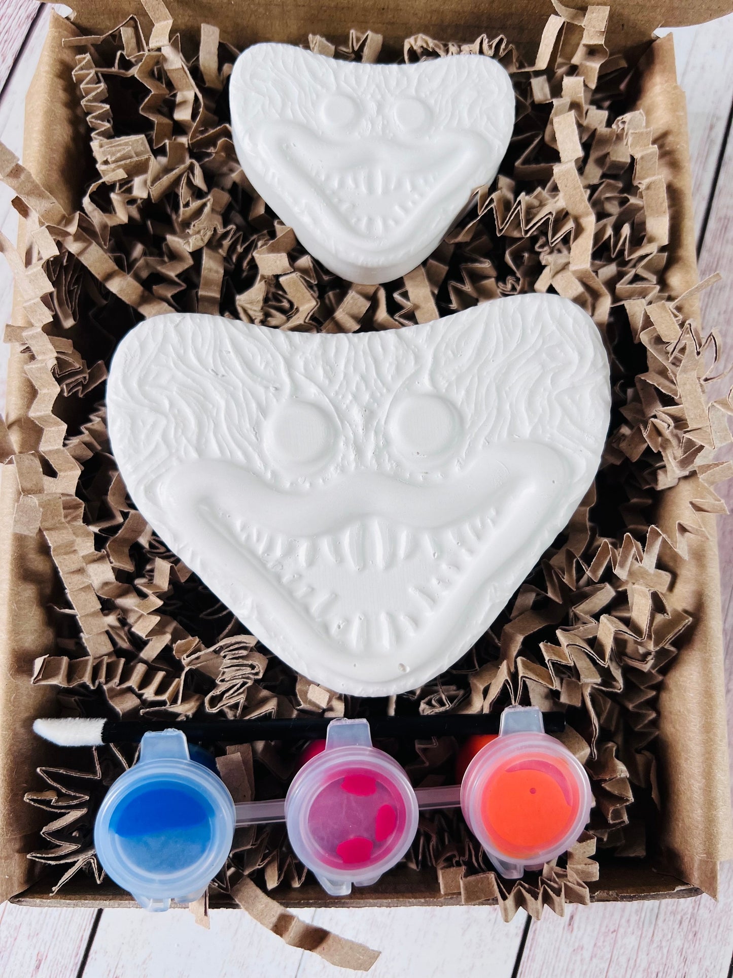 Huggy inspired plaster of paris craft box - Activity set - Room decoration - Childrens Gifts - Gifts - Paintable - Painting - art