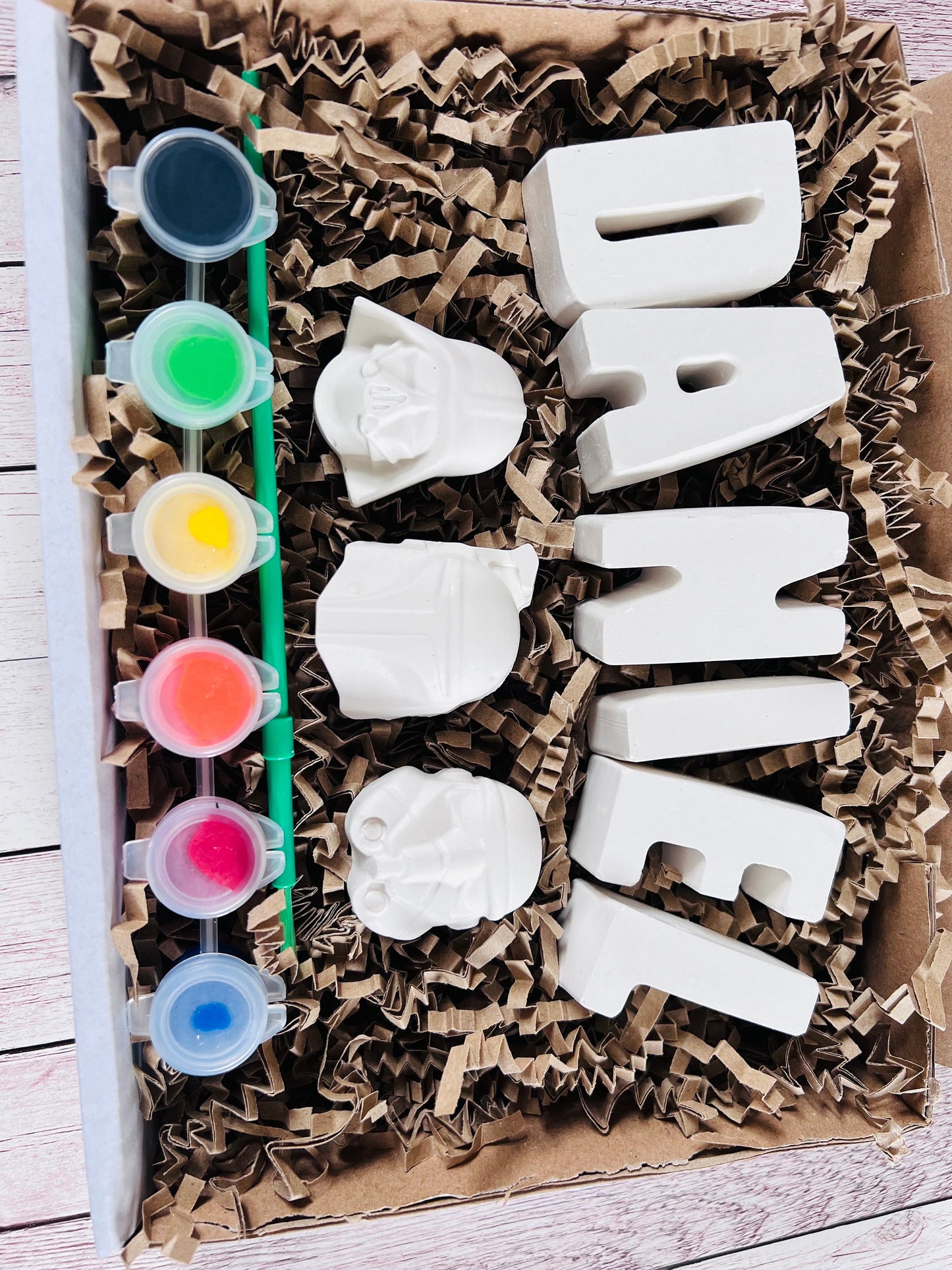 Paint your own name craft box with Starwars - Activity set - Childrens Gifts - Gifts - Painting - Paintable - Personalised - letterbox