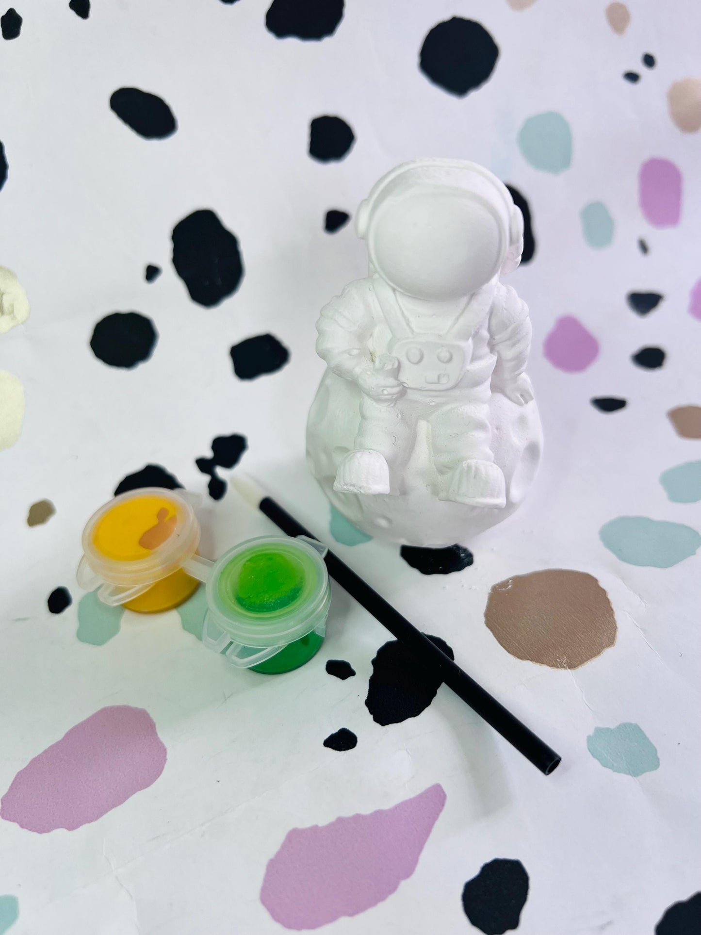 Space man on the moon themed plaster of paris craft - Activity set - Room decoration - Childrens Gifts - Gifts - Painting - Art kit