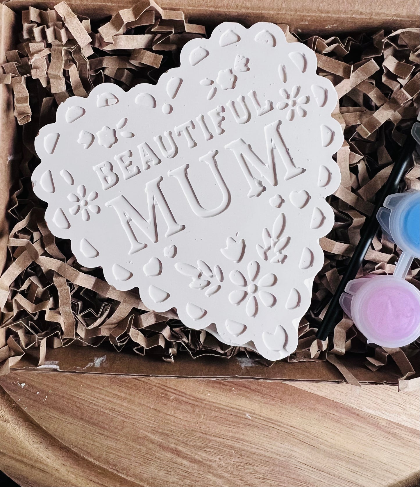 Beautiful mum heart decoration - paint your own plaster of paris craft box - Activity set - Room decoration - Childrens Gifts - Gifts - Paintable - Painting - art