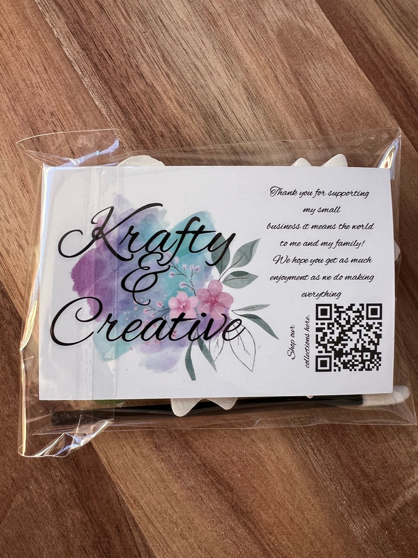 Paint your own plaster of Paris 4pc dinosour set - Activity set - Room decoration - Childrens Gifts - Paintable - Painting - Party Favour