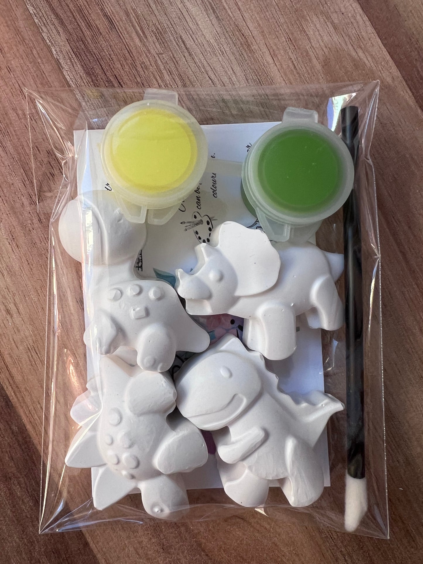 Paint your own plaster of Paris 4pc dinosour set - Activity set - Room decoration - Childrens Gifts - Paintable - Painting - Party Favour