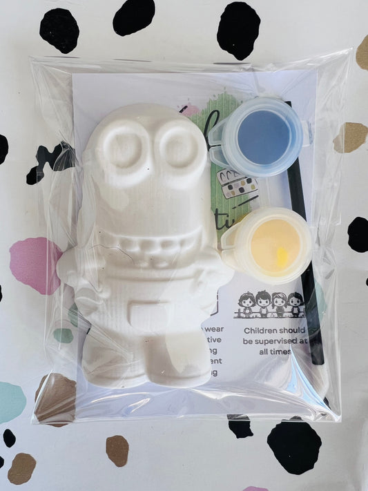 Paint your own despicable minion  - Activity set - Room decoration - Childrens Gifts - Gifts - Paintable - Painting - Party