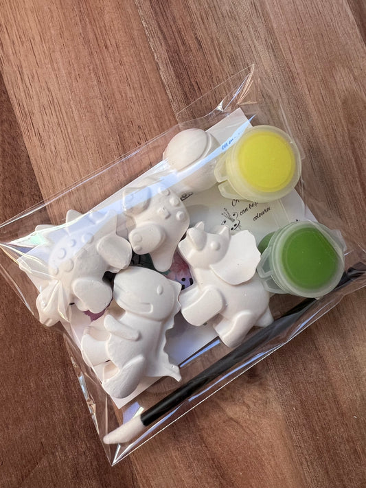 Paint your own plaster of Paris 4pc dinosour set - Activity set - Room decoration - Childrens Gifts - Paintable - Painting - Party Favour