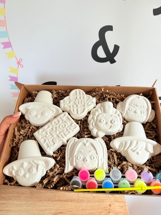K POP characters inspired plaster of paris craft box  - Activity set - Room decoration - Childrens Gifts - Gifts - Paintable - Painting