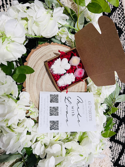 Mini Valentine’s Day gift set for kids - Valentines gift - Paint your own valentines bear - Galentines - Paint craft kit - Love - Flowers