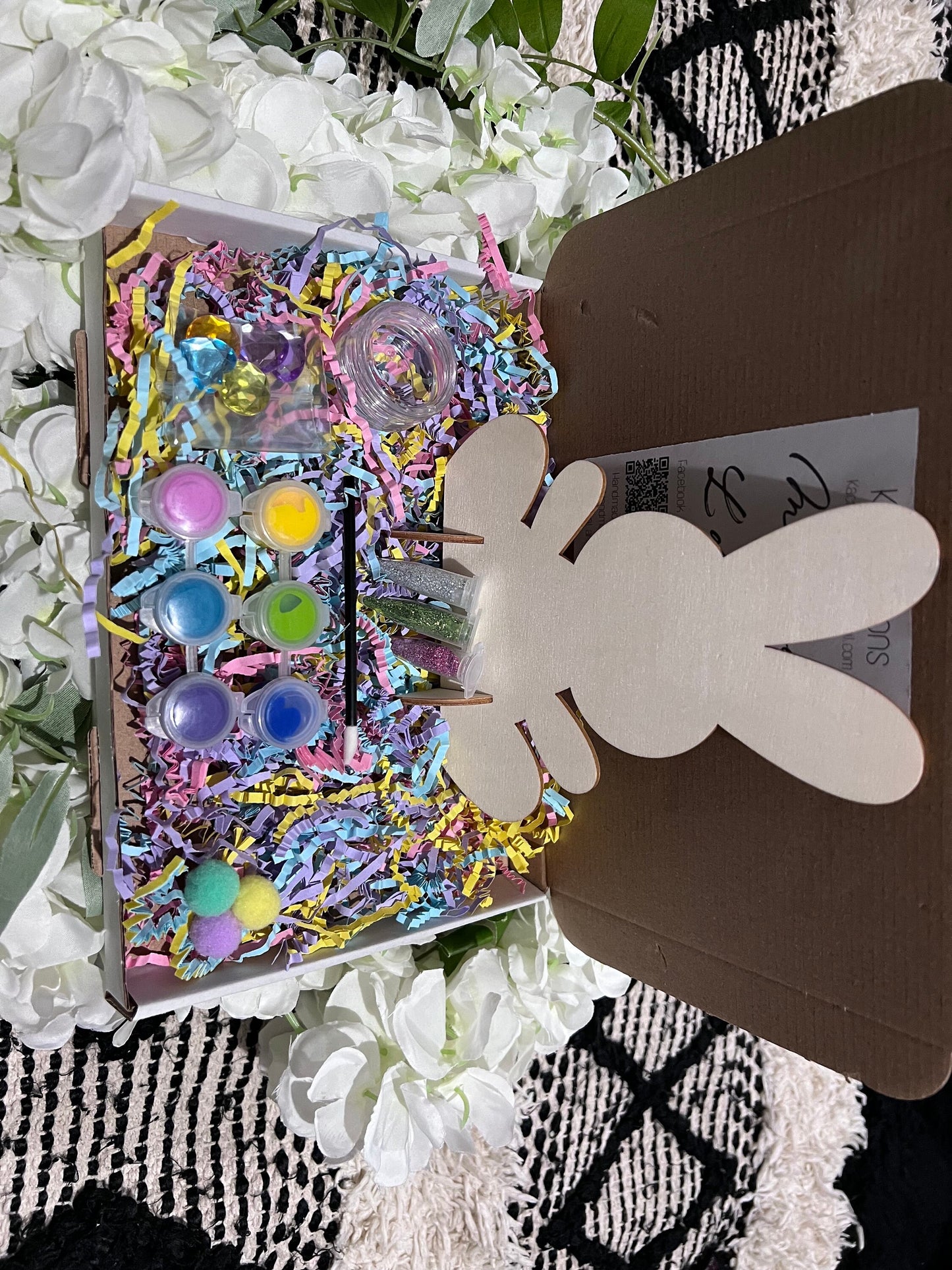 Paint your own wooden bunny   - Activity set - Room decoration - Childrens Gifts - Gifts - Paintable - Painting - Easter bunny - egg hunt