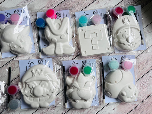 Paint your own Mario inspired plaster of Paris Figure - Activity set - Room decoration - Childrens Gifts - Gifts - Paintable - Painting