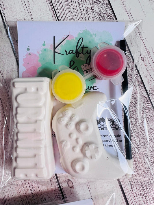 Paint your own plaster of Paris Gaming set - Activity set - Childrens Gifts - Gift - Painting - Party favour - character gift