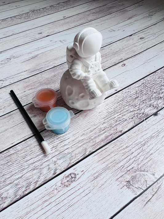 Paint your own plaster of Paris 3D astronaut - Activity set - Childrens Gifts - Gift - Painting - Party favour - decor - birthday present