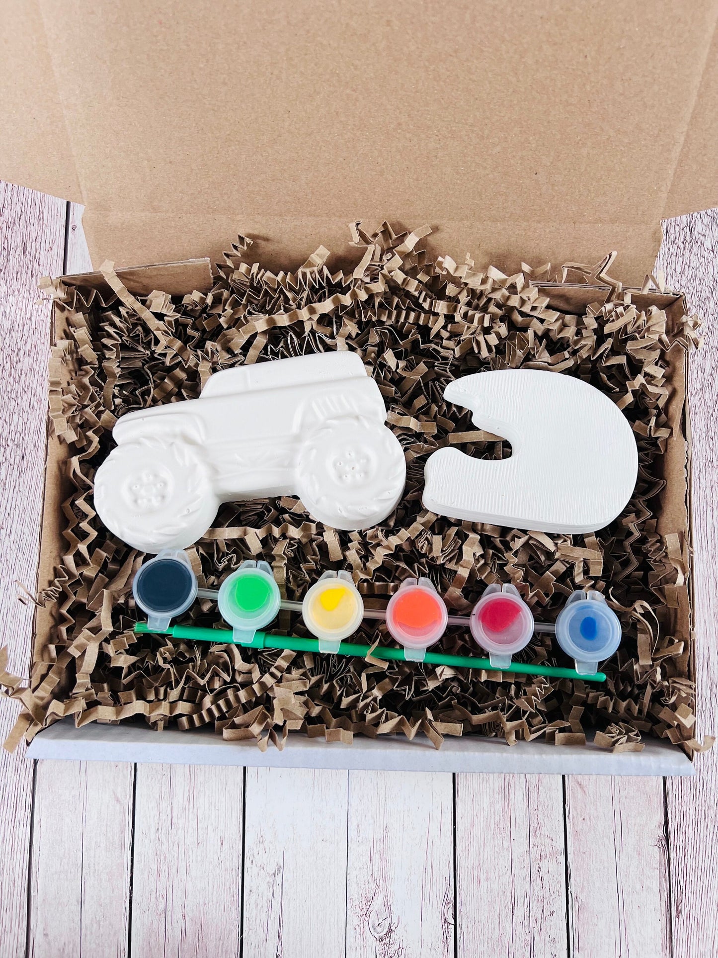 Monster Jam Grave Digger plaster of paris craft box - Activity set - Room decoration - Childrens Gifts - Gifts - Paintable