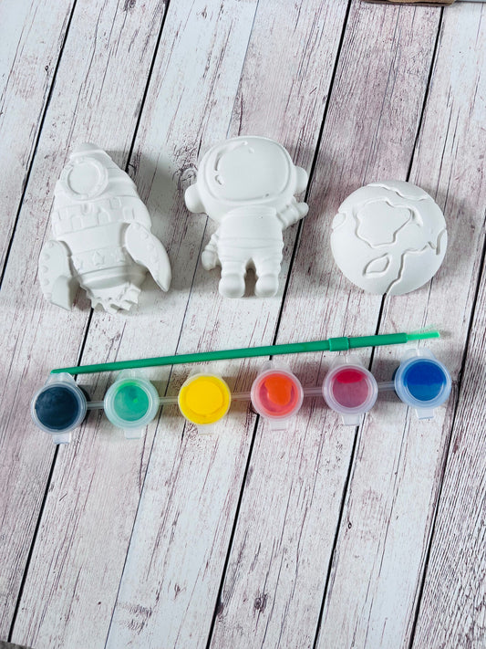 Space and rocket themed plaster of paris craft box  - Activity set - Room decoration - Childrens Gifts - Gifts  - Painting - Art kit - Craft