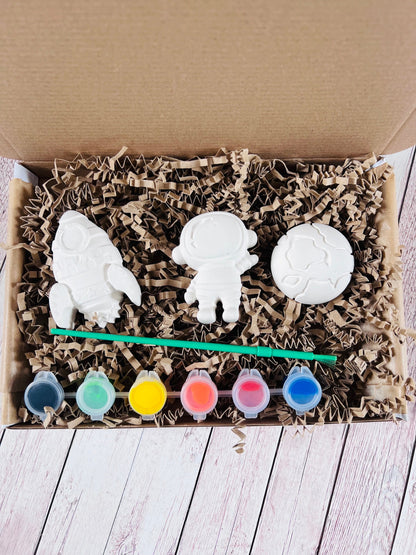 Space and rocket themed plaster of paris craft box  - Activity set - Room decoration - Childrens Gifts - Gifts  - Painting - Art kit - Craft