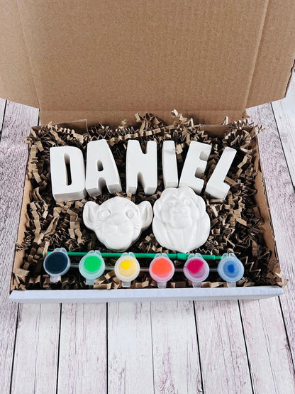 Paint your own name craft box with Lion - Activity set - Childrens Gifts - Gifts - Painting - Paintable - Personalised - letterbox