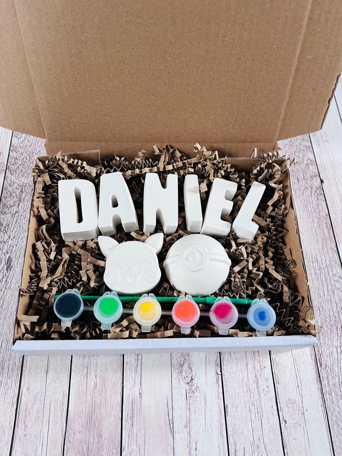 Paint your own name craft box with Pokee - Activity set - Childrens Gifts - Gifts - Painting - Paintable - Personalised - Lettbox gift