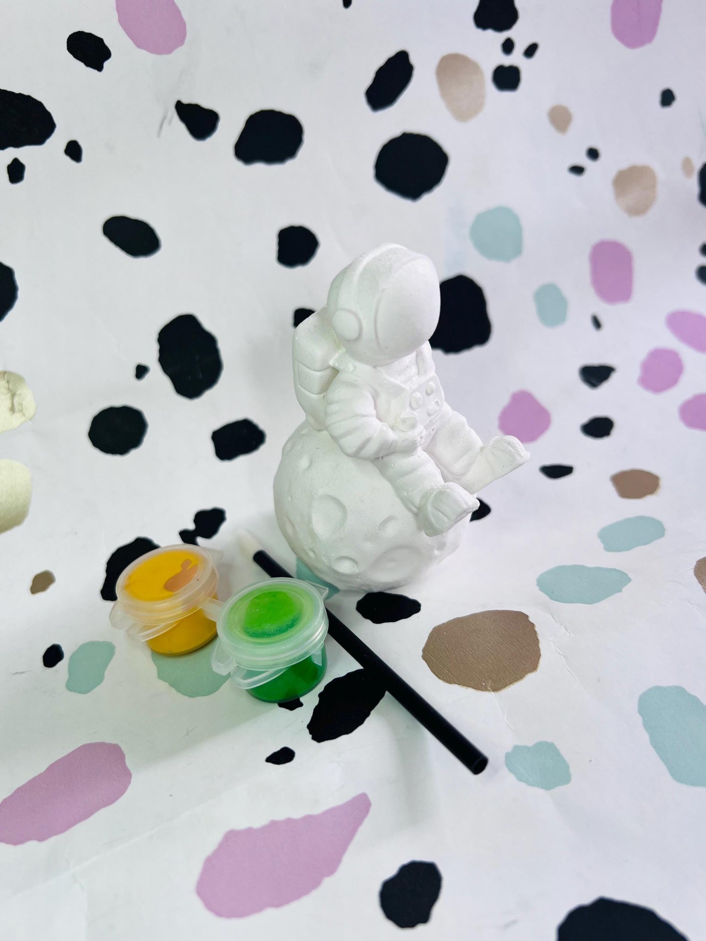 Space man on the moon themed plaster of paris craft - Activity set - Room decoration - Childrens Gifts - Gifts  - Painting - Art kit