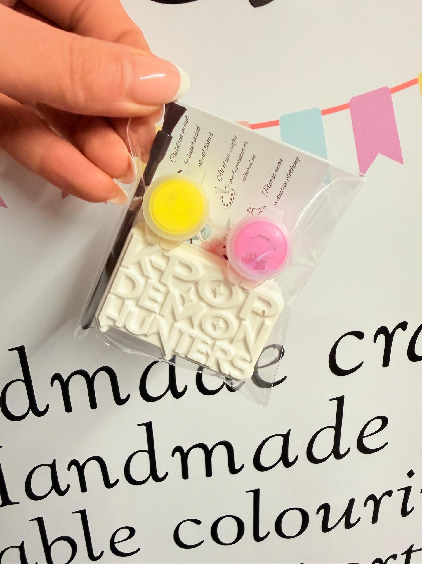K-Pop Inspired Paint Your Own Party Favour | Korean Pop Craft Kit | Mini Plaster Painting Gift for Tweens & Teens