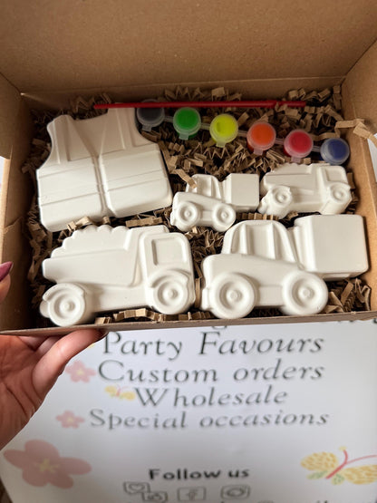 Construction Paint Your Own Craft Kit | Builder & Digger Painting Activity Box | Handmade Creative Gift