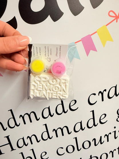 K-Pop Inspired Paint Your Own Party Favour | Korean Pop Craft Kit | Mini Plaster Painting Gift for Tweens & Teens